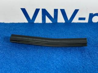 Запчасть уплотнительная резинка капота BMW 3-Series 2008