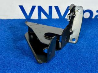 Запчасть кронштейн замка капота правый BMW 3-Series 2008