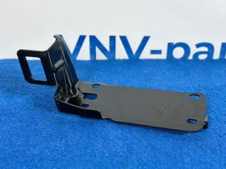 Запчасть кронштейн радиатора правый BMW 3-Series 2008