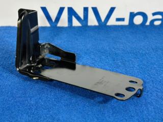 Запчасть кронштейн радиатора левый BMW 3-Series 2008