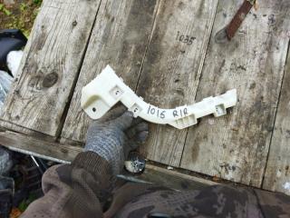 Фото запчасти крепление бампера заднее правое Mitsubishi RVR 2010 контрактная запчасть Запчасть крепление бампера заднее правое Mitsubishi RVR 2010