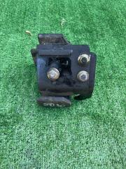 Запчасть подушка двс левая Nissan Caravan 2003