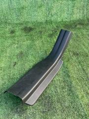 Запчасть накладка на порог салона задняя левая Suzuki Escudo 2005