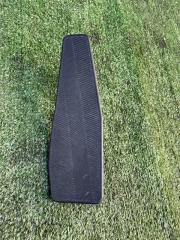 Запчасть подставка под ногу Suzuki Escudo 2005