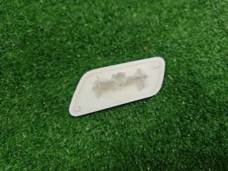 Крышка форсунки омывателя фар передняя правая Toyota Land Cruiser