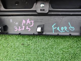 Накладка на торпедо Freed 2018 GB8 LEB-H1