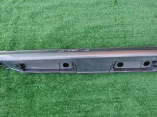 Накладка на порог правая Yaris 2020 MXPH10 M15A