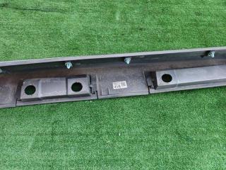 Накладка на порог правая Yaris 2020 MXPH10 M15A