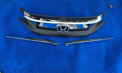 Решетка радиатора передняя Honda Civic 2015-2018