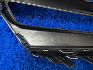 Накладка противотуманной фары передняя правая CR-V 2017-2020 Накладка противотуманной фары передняя правая CR-V 2017-2020