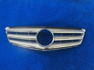 Запчасть решетка радиатора Mercedes-Benz C-class новая Решетка радиатора Mercedes-Benz C-class новая