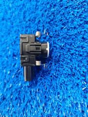 Датчик парковки передний toyota Land Cruiser