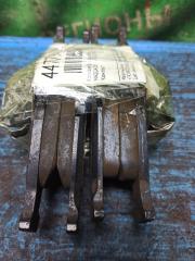 Колодки тормозные передние MAZDA DEMIO DY3W ZJ-VE D3Y0-33-28ZA 2 ракурс
