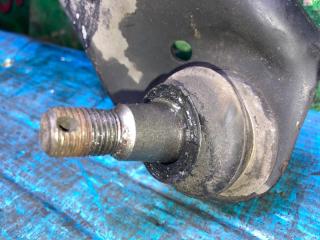Рычаг правый передний TOYOTA NOAH AZR60 1AZ-FSE 48068-29235 3 ракурс