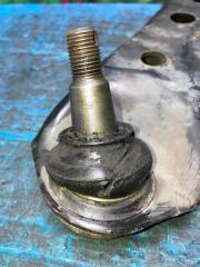Рычаг левый передний TOYOTA VOXY AZR60 1AZ-FSE 48069-29235 4 ракурс