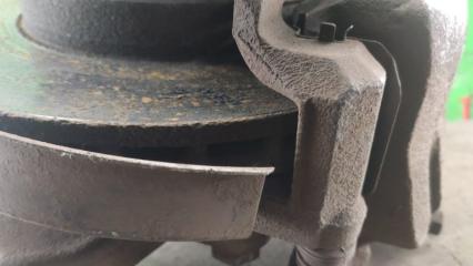 Ступица левая передняя MITSUBISHI CANTER FBA00 4P10 3 ракурс