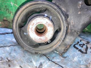 Рычаг правый передний HONDA STEPWGN RG1 K20A 51350-SLJ-013 2 ракурс
