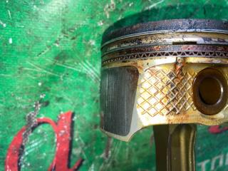 Поршень NISSAN VANETTE SKP2MN L8 12010HA004 3 ракурс