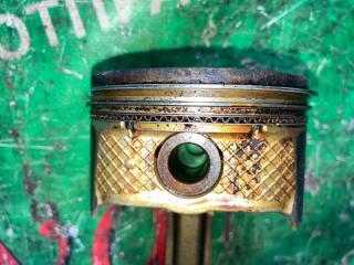 Поршень NISSAN VANETTE SKP2MN L8 12010HA004 3 ракурс