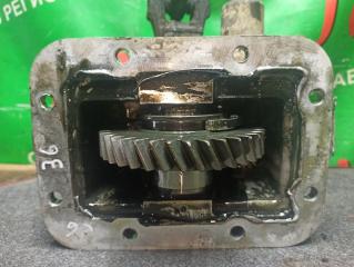 Вал отбора мощности ISUZU FORWARD FRR90 4HK1 2 ракурс Вал отбора мощности ISUZU FORWARD FRR90 4HK1 2 ракурс
