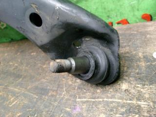 Рычаг правый передний TOYOTA NOAH AZR60 1AZ-FSE 48068-29235 2 ракурс