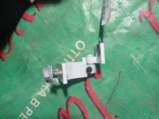 Петля 5-двери правая передняя MERCEDES-BENZ GLB-CLASS X247 OM654QDE20 A1777209405 2 ракурс Петля 5-двери правая передняя MERCEDES-BENZ GLB-CLASS X247 OM654QDE20 A1777209405 2 ракурс