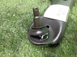 Рычаг правый передний TOYOTA NOAH AZR60 1AZ-FSE 48068-29235 5 ракурс