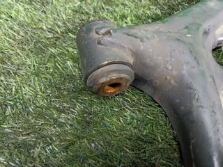 Рычаг правый передний MAZDA DEMIO DE3AS ZJ-VE D65134300B 4 ракурс