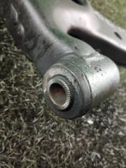 Рычаг правый передний TOYOTA VOXY AZR60 1AZ-FSE 48068-29235 4 ракурс