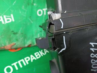 Корпус воздушного фильтра передний TOYOTA AQUA NHP10 1NZ-FXE 2 ракурс