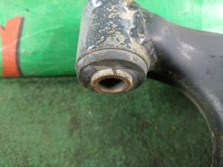 Рычаг правый передний TOYOTA NOAH AZR60 1AZ-FSE 4 ракурс