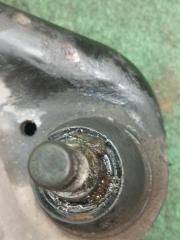 Рычаг правый передний HONDA STEPWGN RK5 R20A 51350-SZW-901 4 ракурс