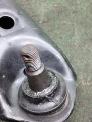 Рычаг правый передний TOYOTA NOAH AZR60 1AZ-FSE 48068-29235 4 ракурс