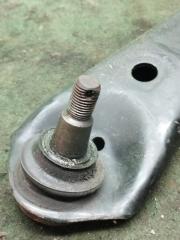 Рычаг левый передний TOYOTA NOAH AZR60 1AZ-FSE 48069-29255 2 ракурс