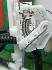 Датчик уровня топлива задний AUDI Q3 8UB CPSA 5N0919109F 4 ракурс