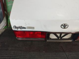 Крышка багажника задняя TOYOTA CROWN GS151 1G-FE 4 ракурс