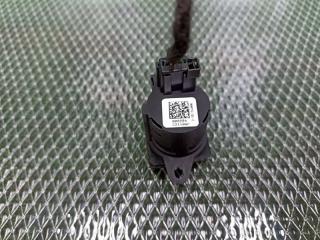 Датчик температуры салона TESLA MODEL 3 5YJ3 3D1 1494715-00-C 3 ракурс Датчик температуры салона TESLA MODEL 3 5YJ3 3D1 1494715-00-C 3 ракурс