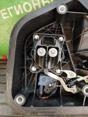 Разъем левый задний TESLA MODEL 3 5YJ3 3D1 1490374-10-D, 1497307-00-B 5 ракурс Разъем левый задний TESLA MODEL 3 5YJ3 3D1 1490374-10-D, 1497307-00-B 5 ракурс