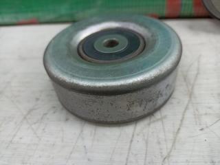 Ролик обводной TOYOTA BELTA SCP92 2SZ-FE 3 ракурс Ролик обводной TOYOTA BELTA SCP92 2SZ-FE 3 ракурс