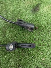 Датчик abs правый передний TESLA MODEL 3 5YJ3 3D1 1188761-00-A 2 ракурс Датчик abs правый передний TESLA MODEL 3 5YJ3 3D1 1188761-00-A 2 ракурс
