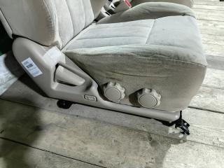 Сиденье переднее TOYOTA LAND CRUISER UZJ100 2UZ-FE 3 ракурс