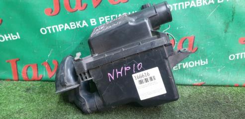 Корпус воздушного фильтра передний TOYOTA AQUA NHP10 1NZ-FXE 1 ракурс