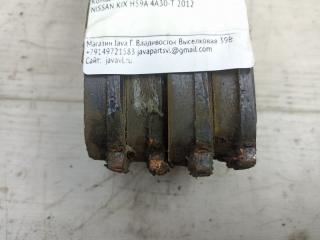 Колодки тормозные передние NISSAN KIX H59A 4A30-T AY040-MT012 3 ракурс