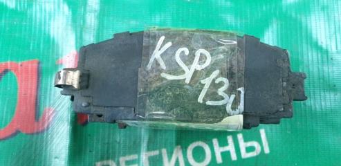 Колодки тормозные передние TOYOTA VITZ KSP130 1KR-FE 1 ракурс