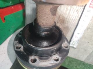 Кардан задний JEEP WRANGLER JK ERB P52123914AA 2 ракурс Кардан задний JEEP WRANGLER JK ERB P52123914AA 2 ракурс