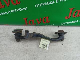 Рычаг левый передний NISSAN CEDRIC ENY34 RB25DET 1 ракурс Рычаг левый передний NISSAN CEDRIC ENY34 RB25DET 1 ракурс