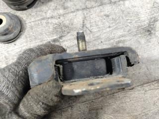 Подушка кузова NISSAN PATROL WGYY61 TB45 2 ракурс Подушка кузова NISSAN PATROL WGYY61 TB45 2 ракурс