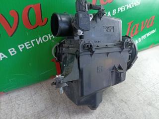 Корпус воздушного фильтра передний TOYOTA AQUA NHP10 1NZ-FXE 4 ракурс