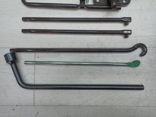 Домкрат TOYOTA LAND CRUISER UZJ100 2UZ-FE 2 ракурс