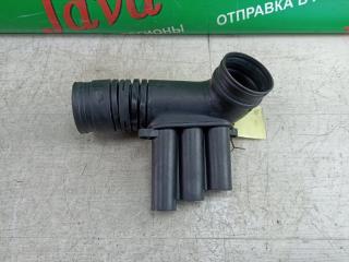 Патрубок воздушного фильтра VOLKSWAGEN GOLF 5G5 CHP 04E129651C 2 ракурс